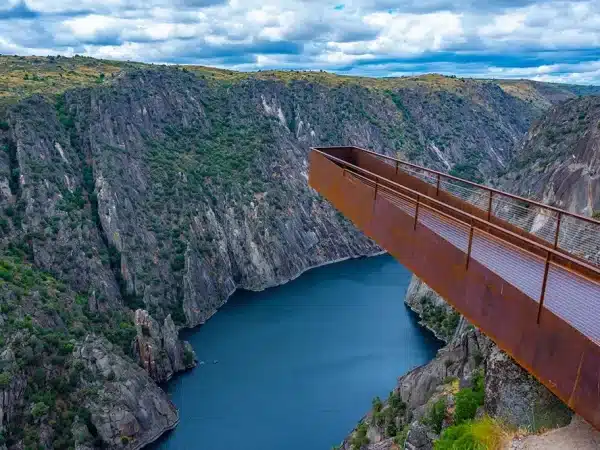 Fiordos y miradores del Duero